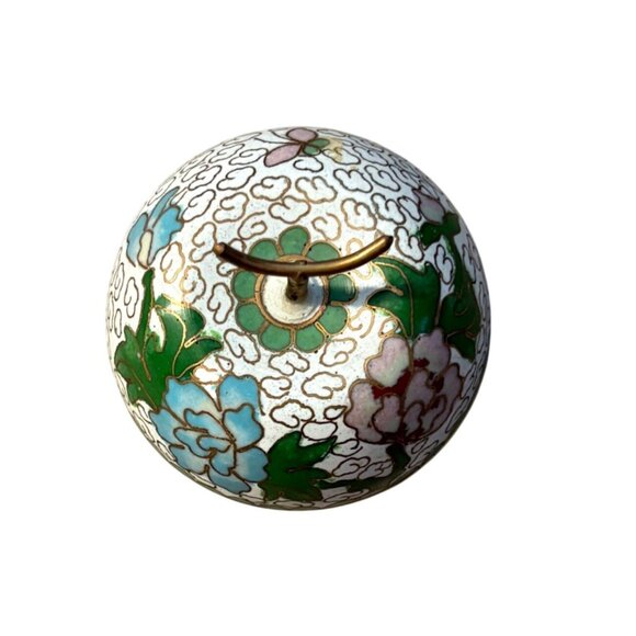 Vintage Cloisonné Apple Trinket Box With Lid - Floral Design Brass Detailing Whi - Picture 2 of 11